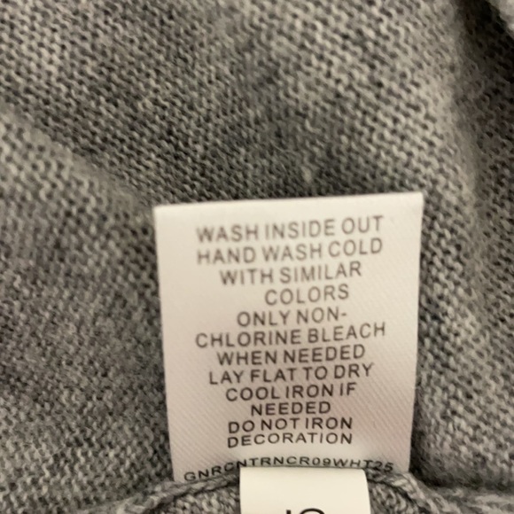 GIANNI BINI Gray Sweater Embellished Pearl Front Size Large NWT - Picture 8 of 8